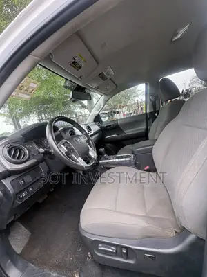 Toyota Tacoma SR5 2021 White