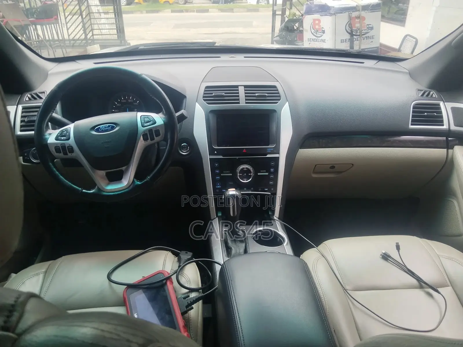 Ford Explorer 2013 Silver
