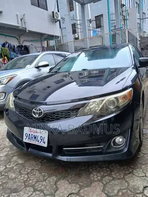 Toyota Camry SE V6 4dr Sedan (3.5L 6cyl 6A) 2012 Black