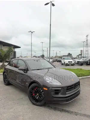 Porsche Macan GTS AWD 2025 Brown
