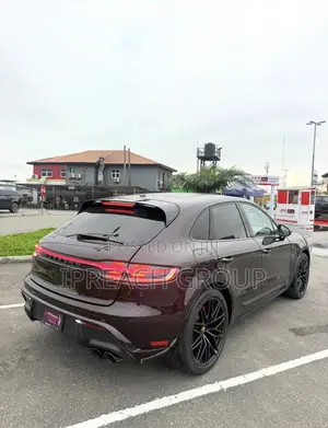 Porsche Macan GTS AWD 2025 Brown