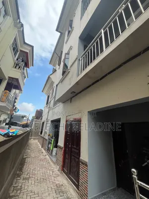 2bdrm Block of Flats in Ago Palace for rent