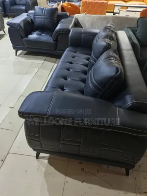 7seaters Black Leather Sofa With Movable Back