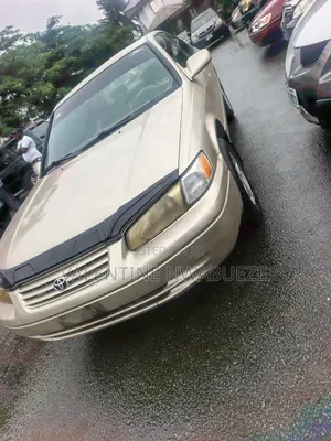 Toyota Camry 2000 Gold