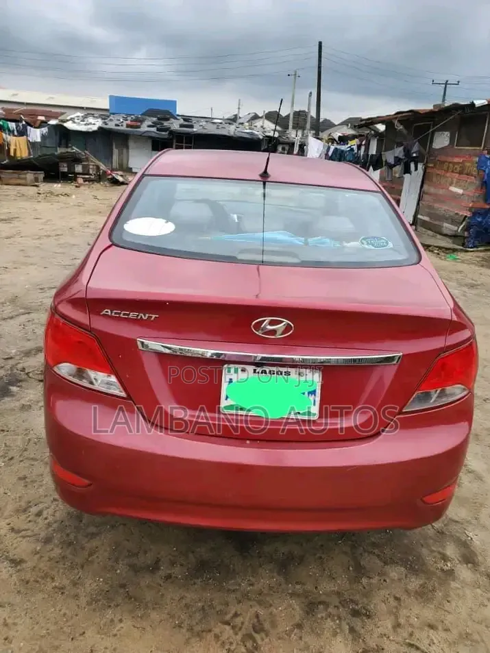 Hyundai Accent 2012 Red