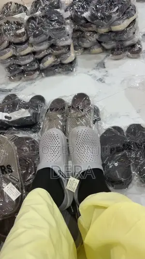 Peak Wears Crocs Clogs 41-44 (26-28cm) - 7 Colors