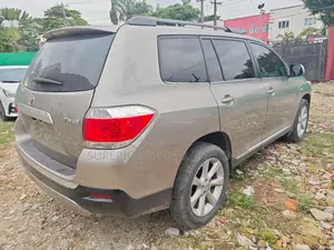Toyota Highlander 2012 Gray