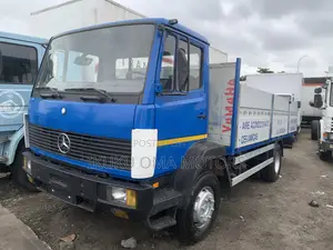 Mercedes-Benz 2000 Blue