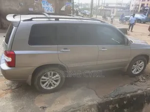 Toyota Highlander 2005 Gold