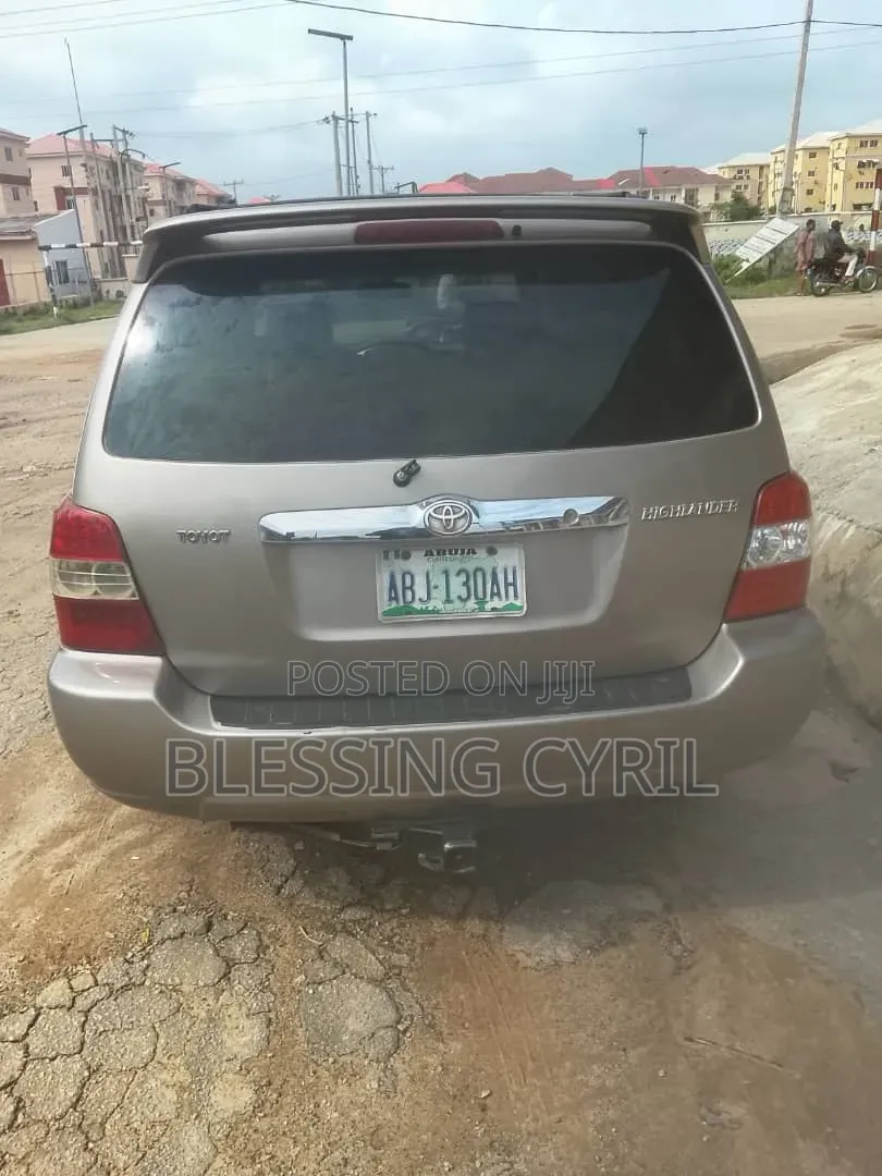 Toyota Highlander 2005 Gold