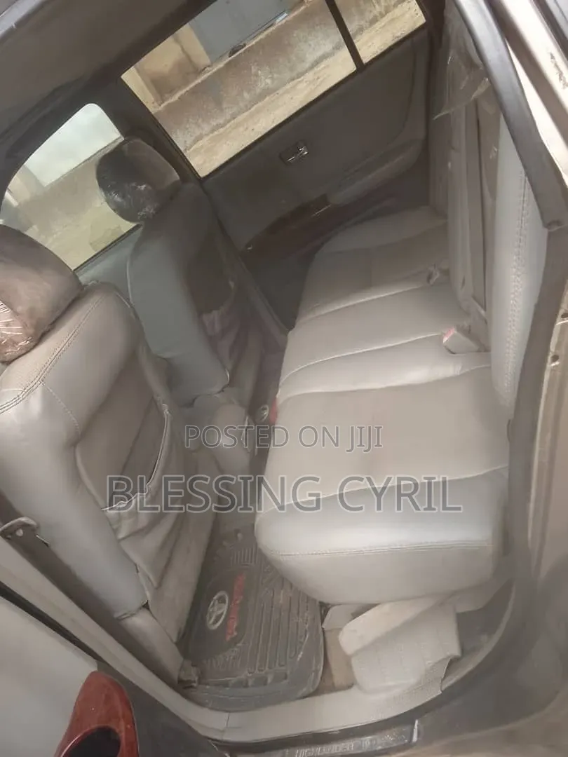 Toyota Highlander 2005 Gold