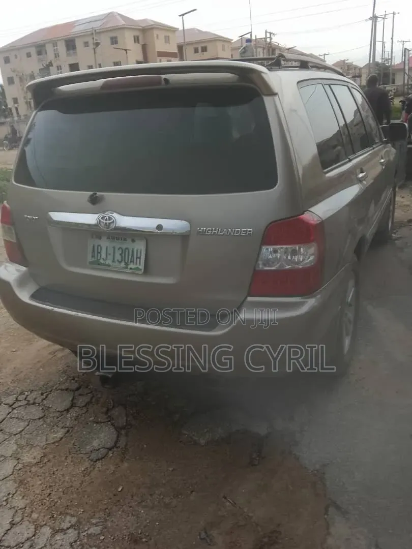 Toyota Highlander 2005 Gold