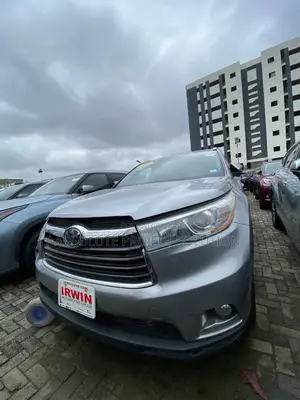 Toyota Highlander Limited 4dr SUV AWD (3.5L 6cyl 6A) 2015 Silver