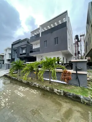 5bdrm Duplex in Lekki for sale
