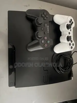PS3 Slim 500GB + 2 Controllers + 10 Games