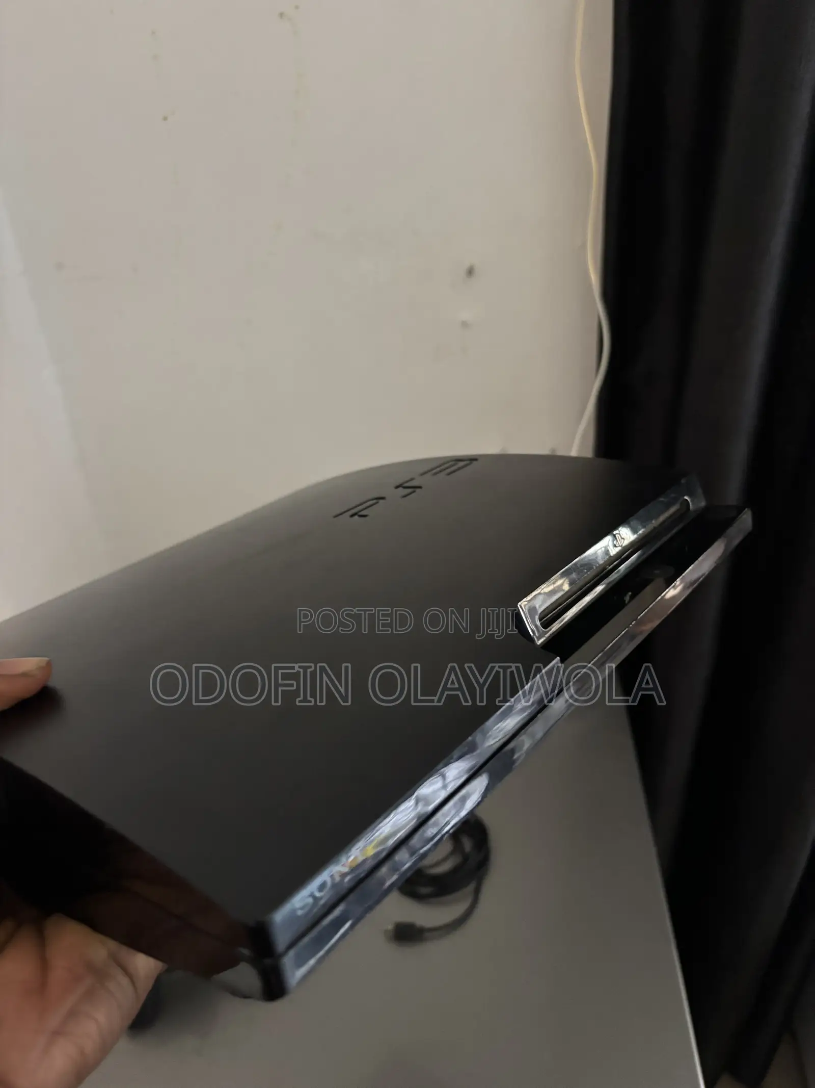 PS3 Slim 500GB + 2 Controller + 10 Games