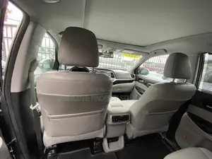 Toyota Highlander Limited 4dr SUV AWD (3.5L 6cyl 6A) 2015 Silver