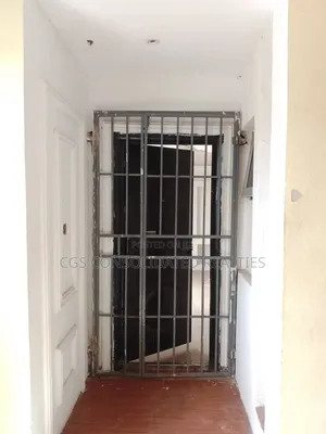 3bdrm Block of Flats in Brains & Hammers, Life Camp for rent