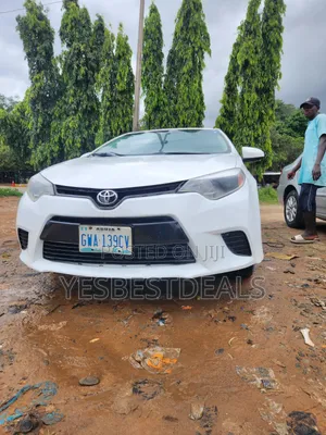 Toyota Corolla LE Eco Premium 4dr Sedan (1.8L 4cyl CVT) 2014 White
