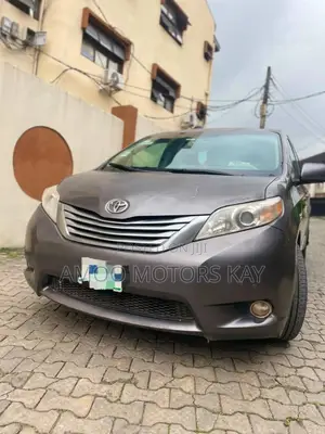 Toyota Sienna LE 8 Passenger 2012 Gray