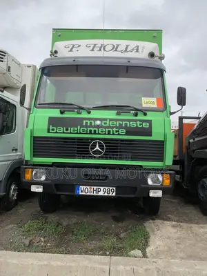 Mercedes Benz 817