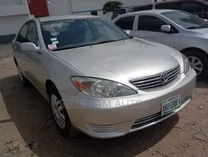 Toyota Camry LE 4dr Sedan (2.4L 4cyl 5M) 2003 Silver