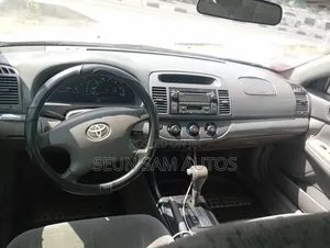Toyota Camry LE 4dr Sedan (2.4L 4cyl 5M) 2003 Silver