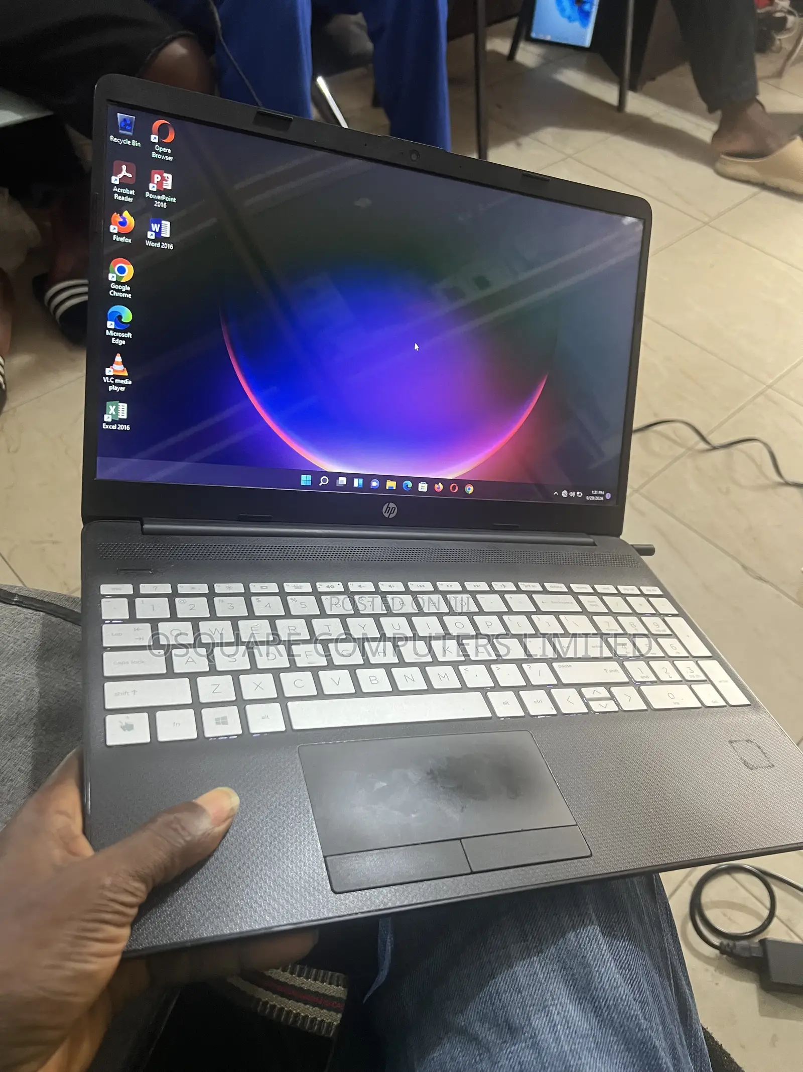 Laptop HP 15-dw0037wm 8GB Intel Core i5 HDD 1T