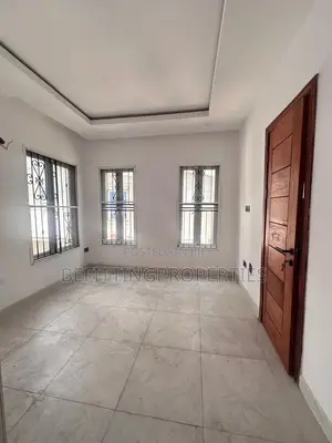 4bdrm Maisonette in Victoria Island for sale