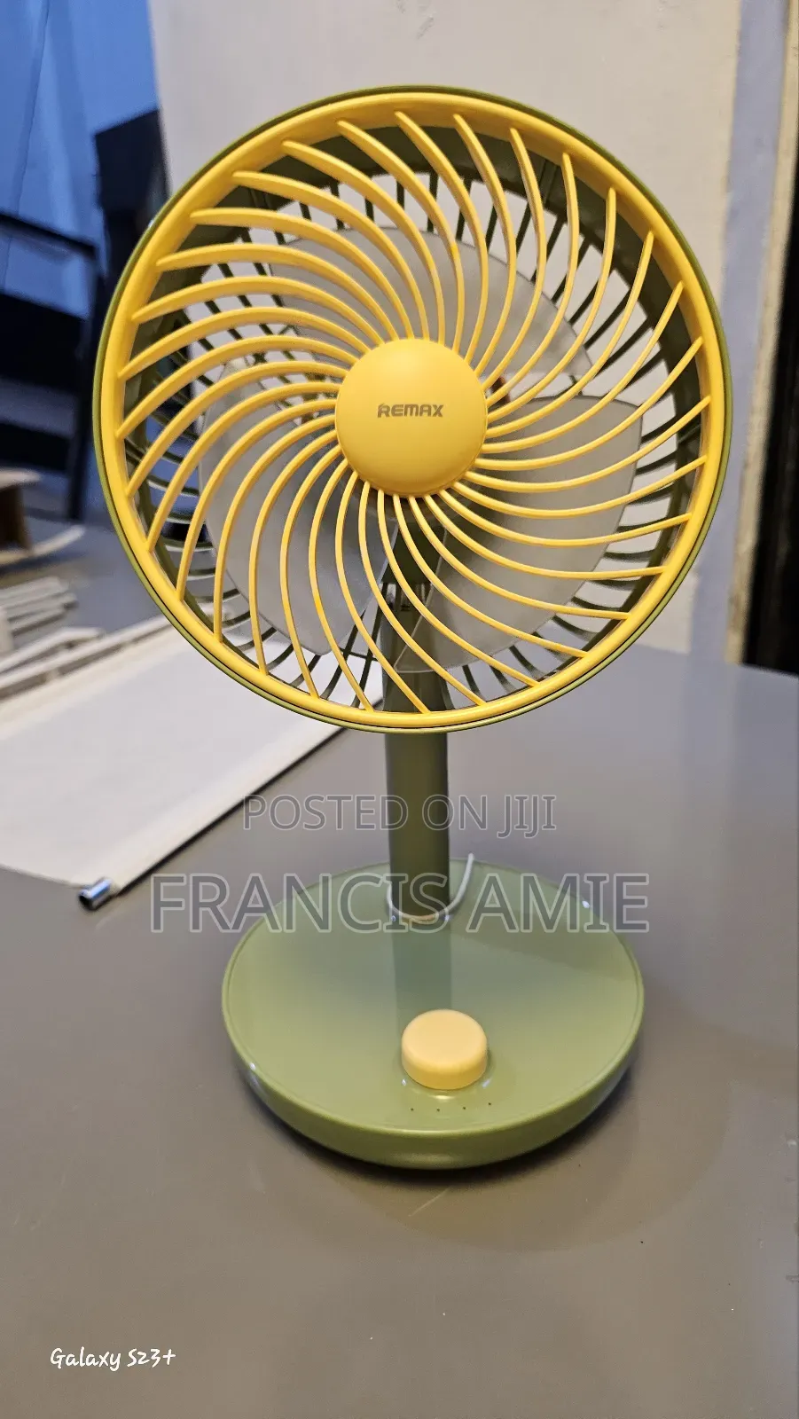 Remax Rechargeable Table Fan