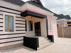 3bdrm Bungalow in Ipaja / Ipaja for sale