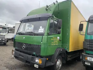 Mercedes Benz 814 Container Body