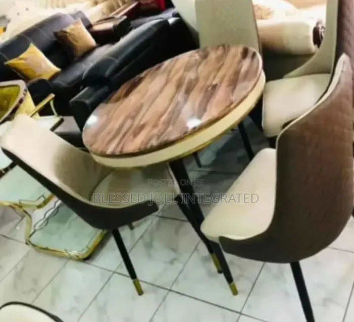 Beautiful Dining Table and Chairs