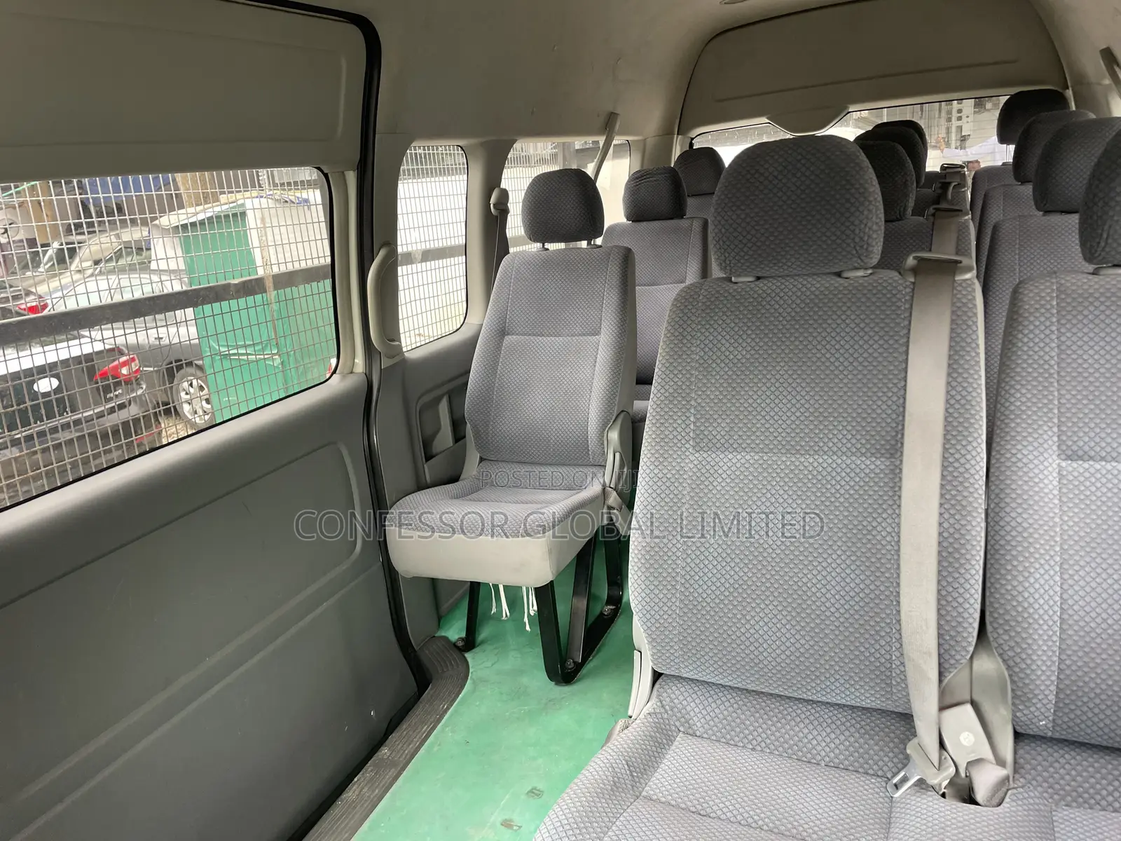 Toyota HiAce 2013 White