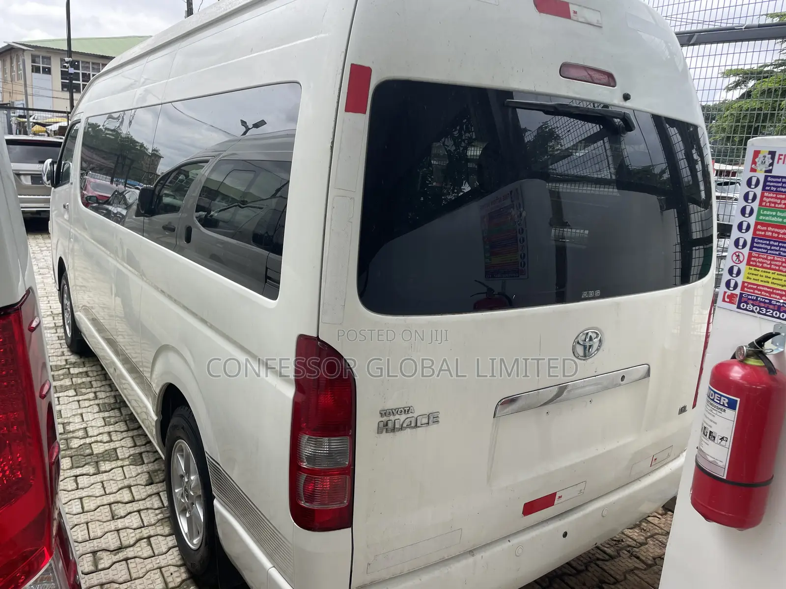 Toyota HiAce 2013 White