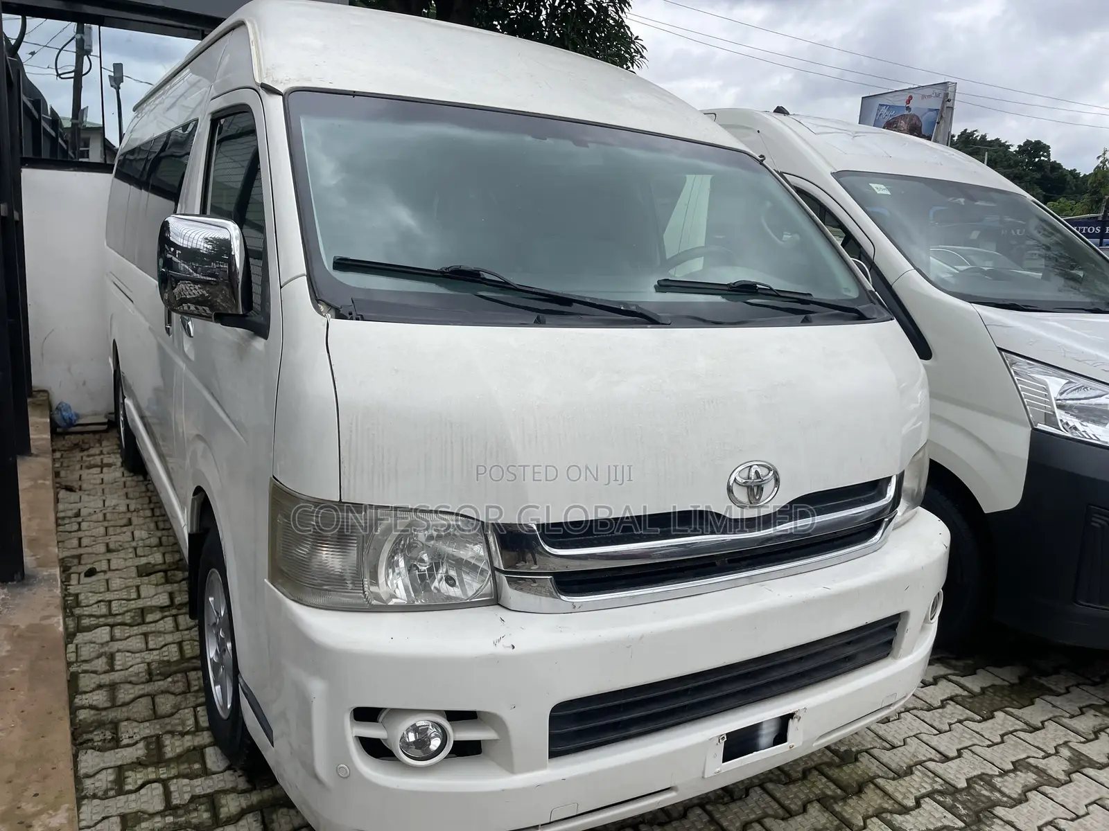 Toyota HiAce 2013 White