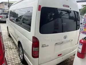 Toyota HiAce 2013 White