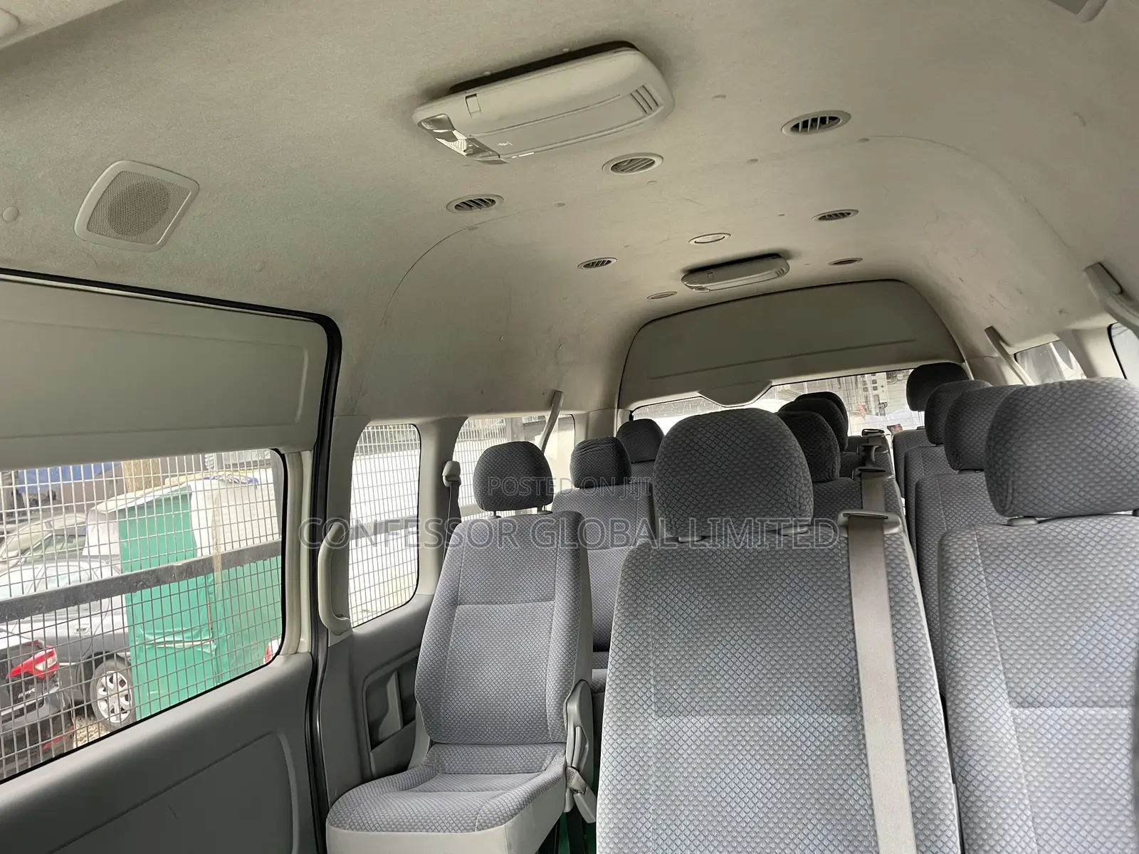 Toyota HiAce 2013 White