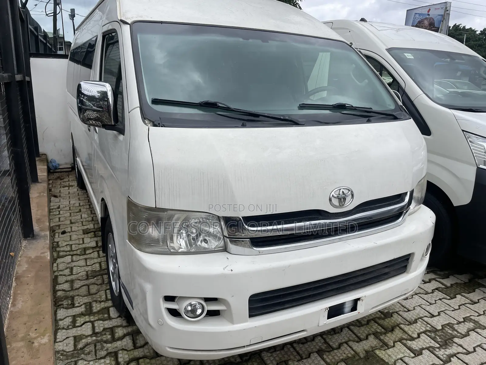 Toyota HiAce 2013 White