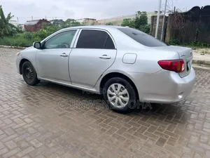 Toyota Corolla 2010 Silver