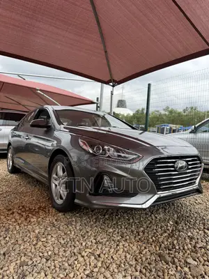 Hyundai Sonata SE 2018 Gray