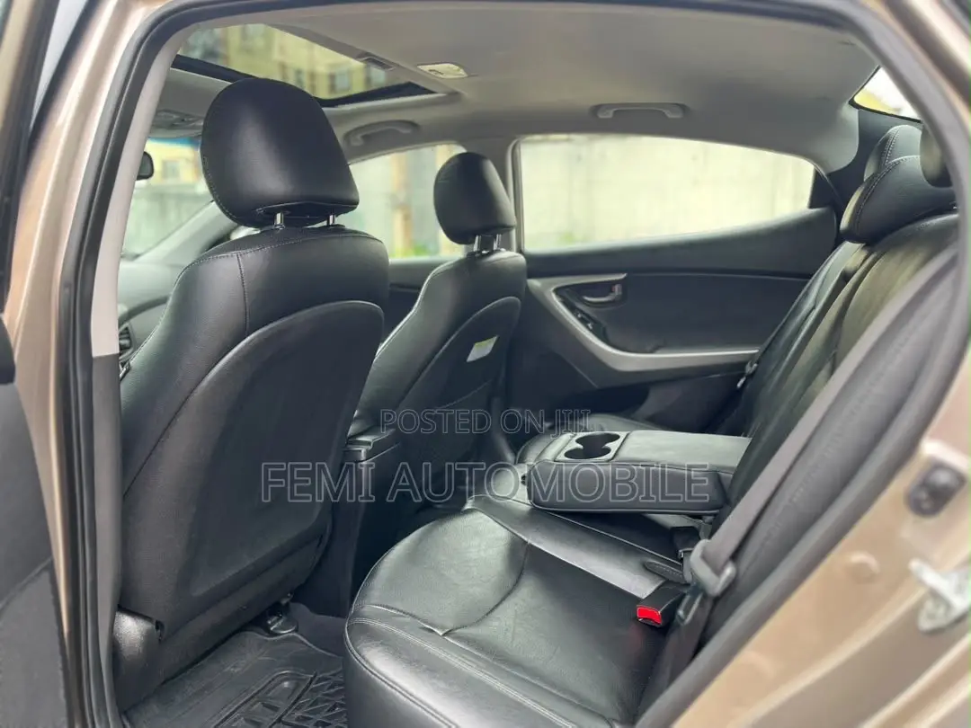 Hyundai Elantra 2014 Brown
