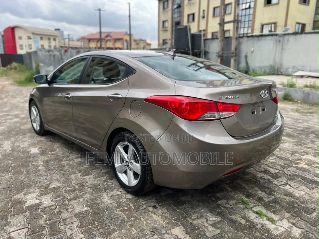 Hyundai Elantra 2014 Brown