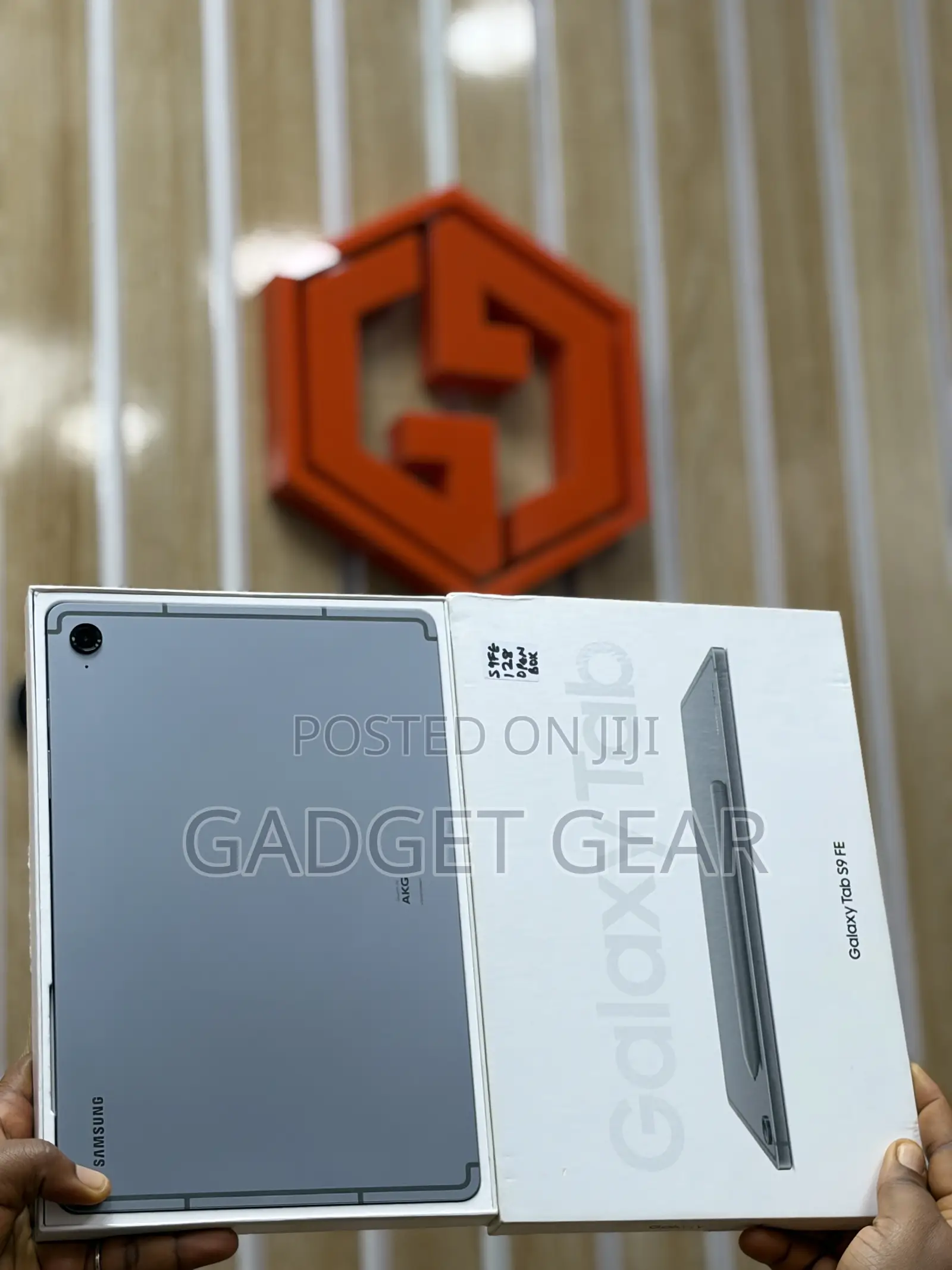 New Samsung Galaxy Tab S9 FE 128 GB Gray