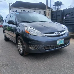 Toyota Sienna 2009 Blue