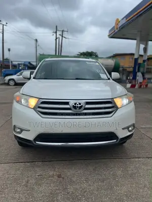 Toyota Highlander Limited 2012 White