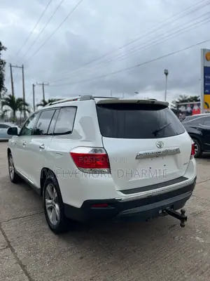 Toyota Highlander Limited 2012 White