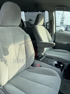 Toyota Sienna LE AWD 7-Passenger 2013 Black