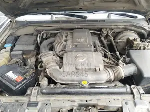 Nissan Pathfinder 2005 Silver