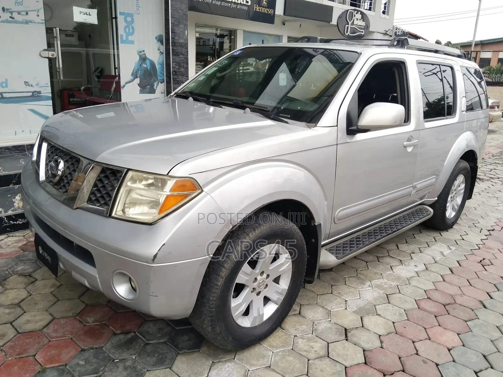 Nissan Pathfinder 2005 Silver